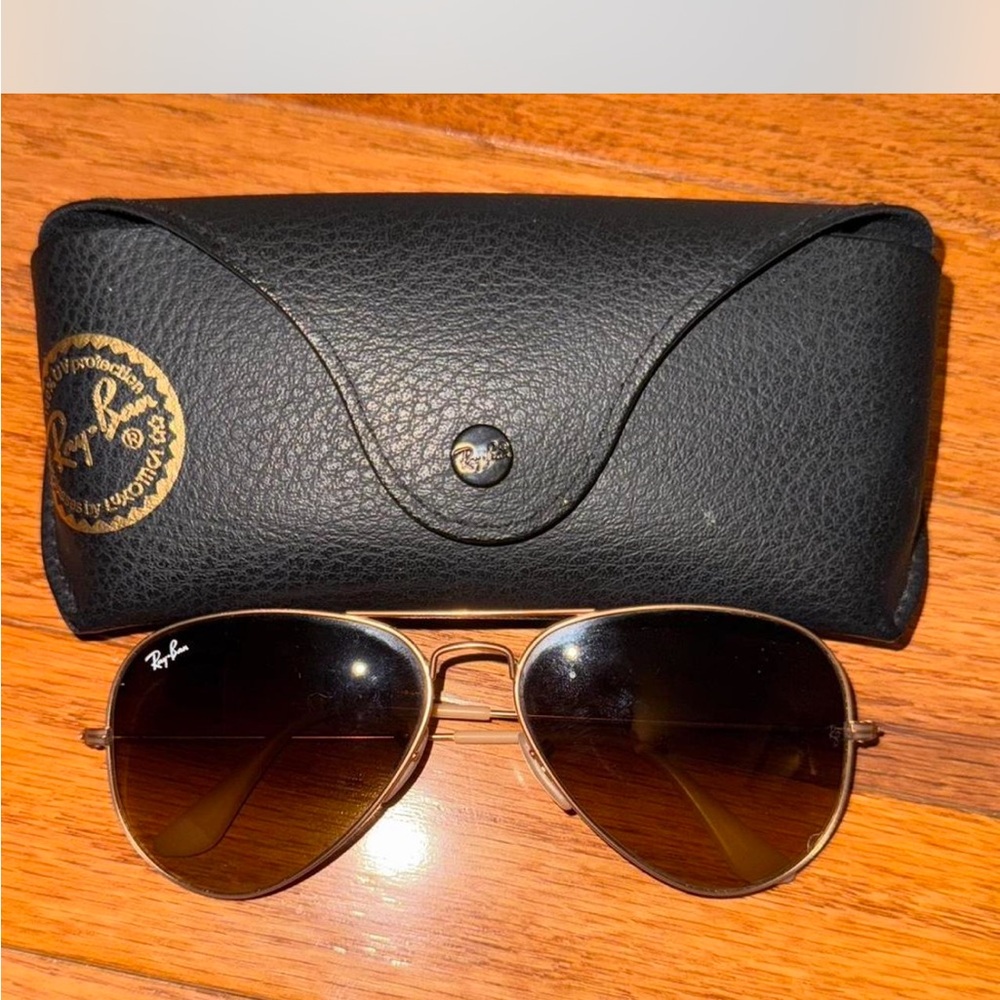 Ray-Ban Aviator Sunglasses with Case